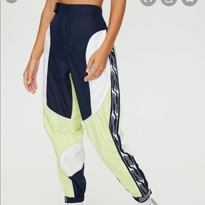 COPY - NWT Aritzia TNA mission pant